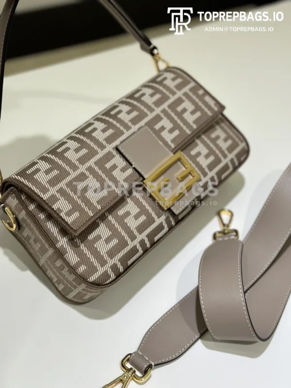 i1747908766_338_5 Fendi Baguette Medium in Taupe