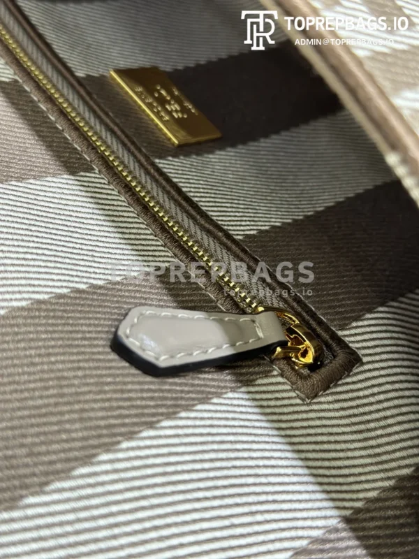 i1747908830_4557_0 Fendi Baguette Medium in Taupe