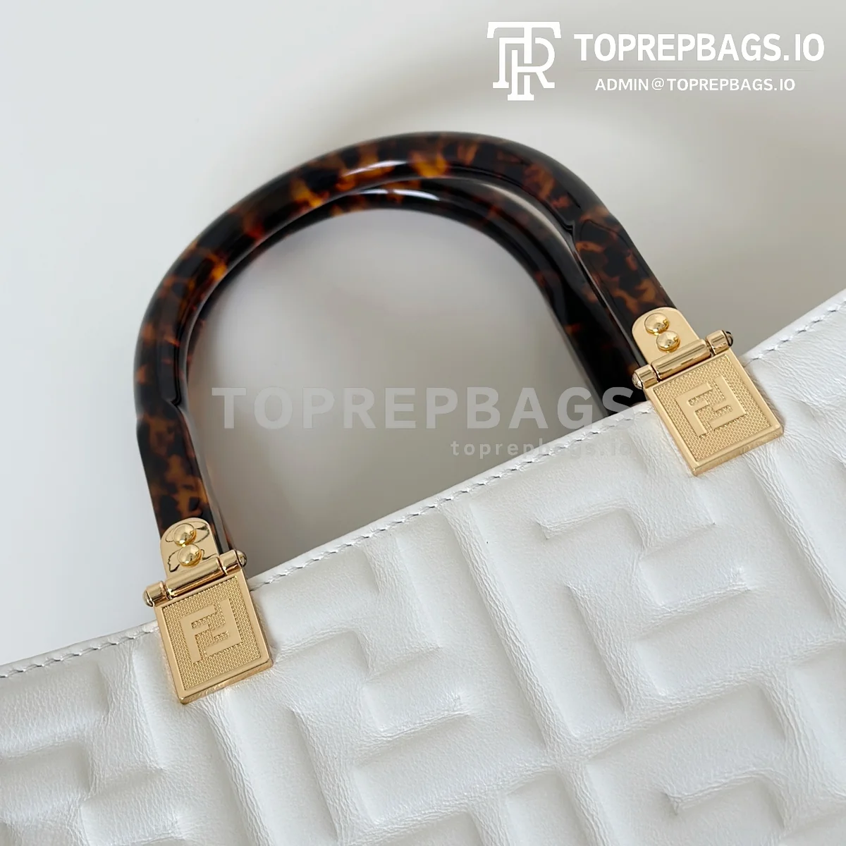 i1748247037045_2080_0_3 Fendi Sunshine Shopper in White