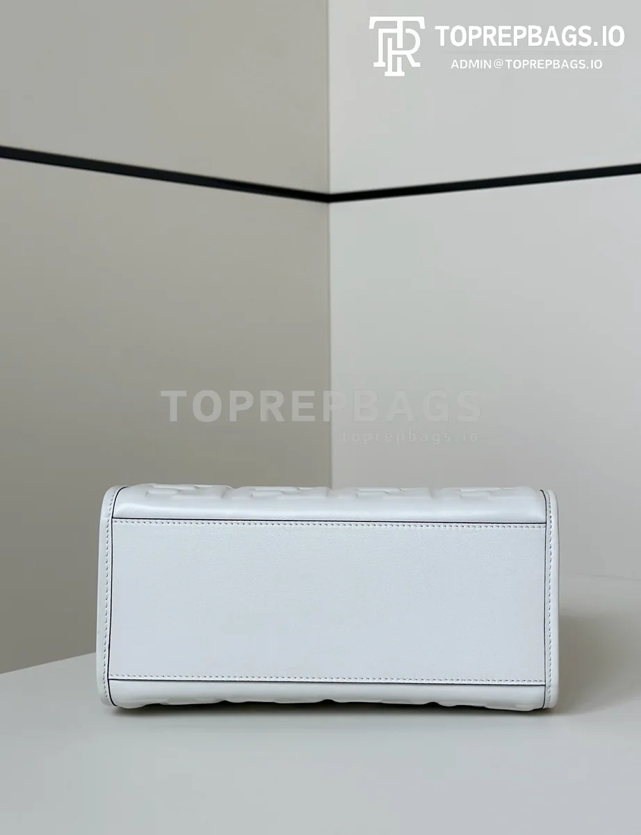 i1748247037119_8495_0_2 Fendi Sunshine Shopper in White