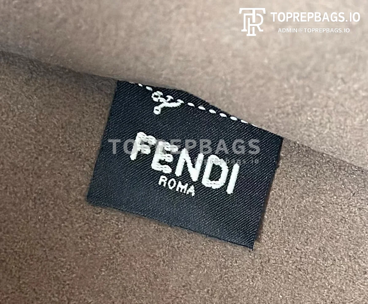 i1748247038070_2155_0_7 Fendi Sunshine Shopper in White
