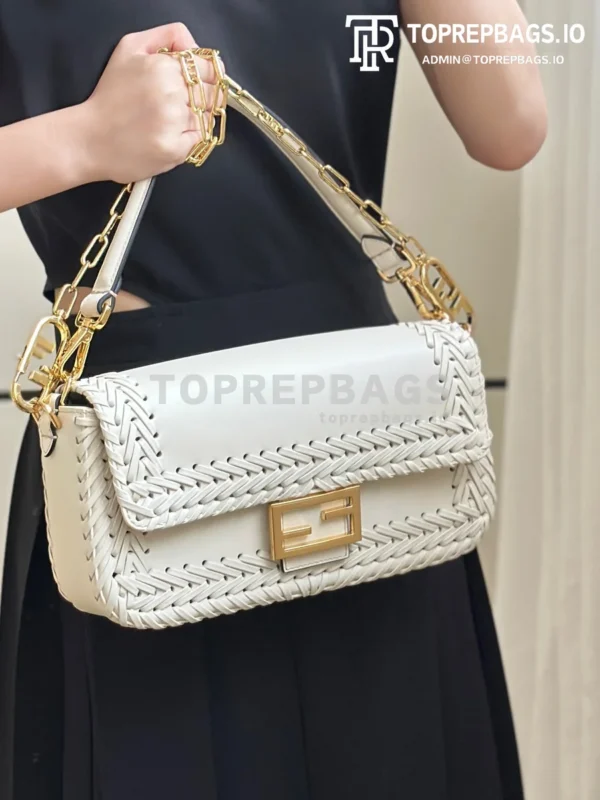 i1754045107_6135_3 Fendi Baguette in White