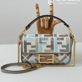 i1754722611_3060_1 Fendi Baguette in White