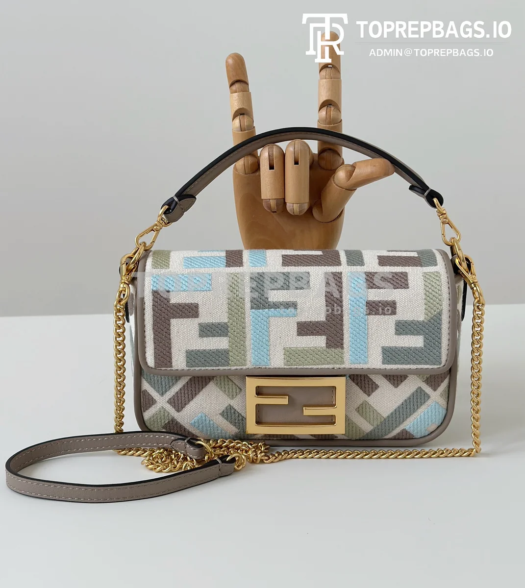 i1754722611_3060_1 Fendi Baguette in White