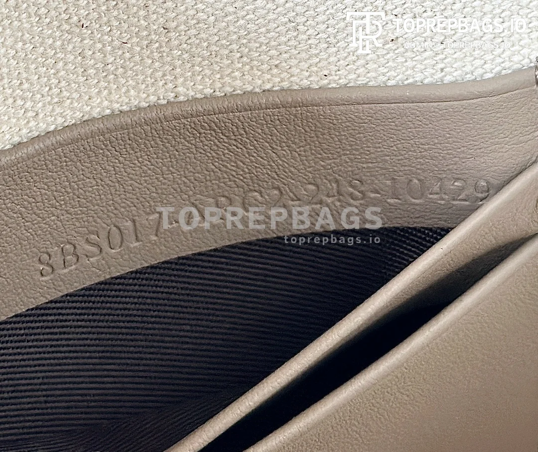 i1754722721_9235_0 Fendi Baguette in White
