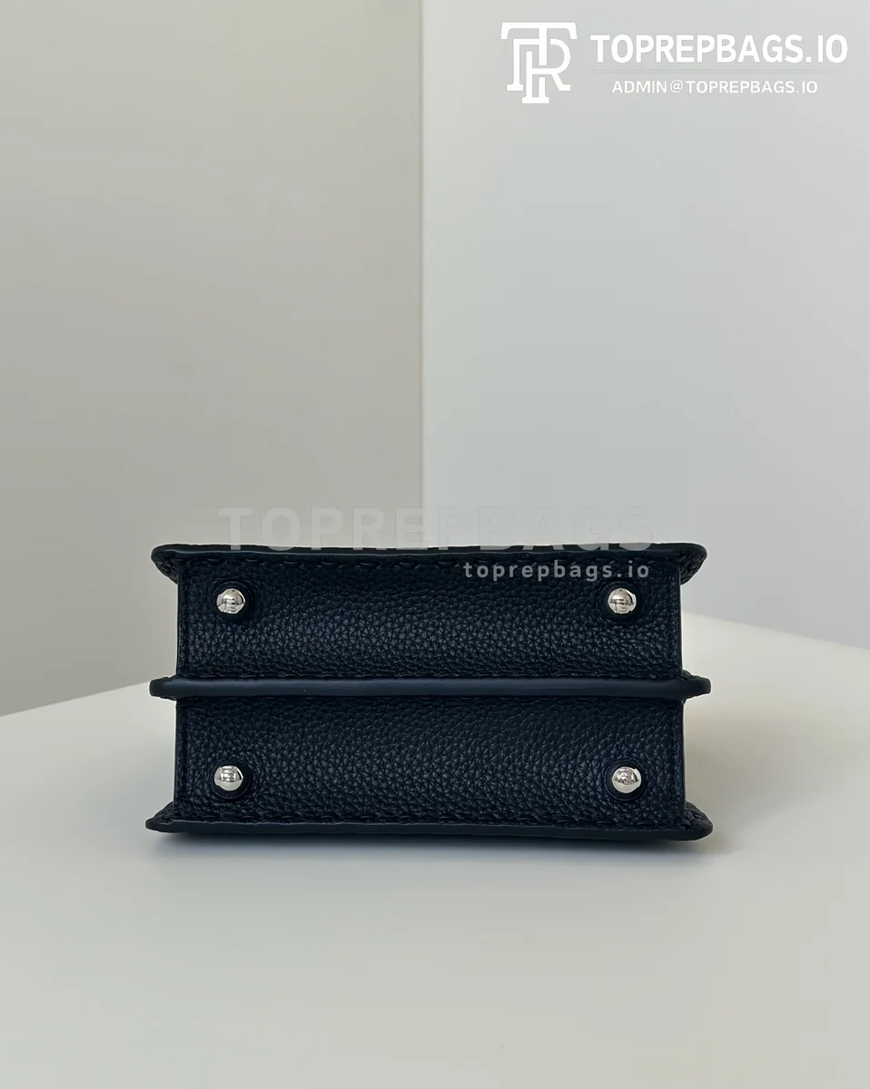 i1757909496290_8982_0_3 Fendi Peekaboo ISeeU Petite in Black