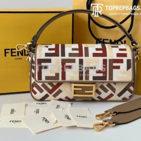 i1758535587_3931_0 Fendi Baguette in Beige