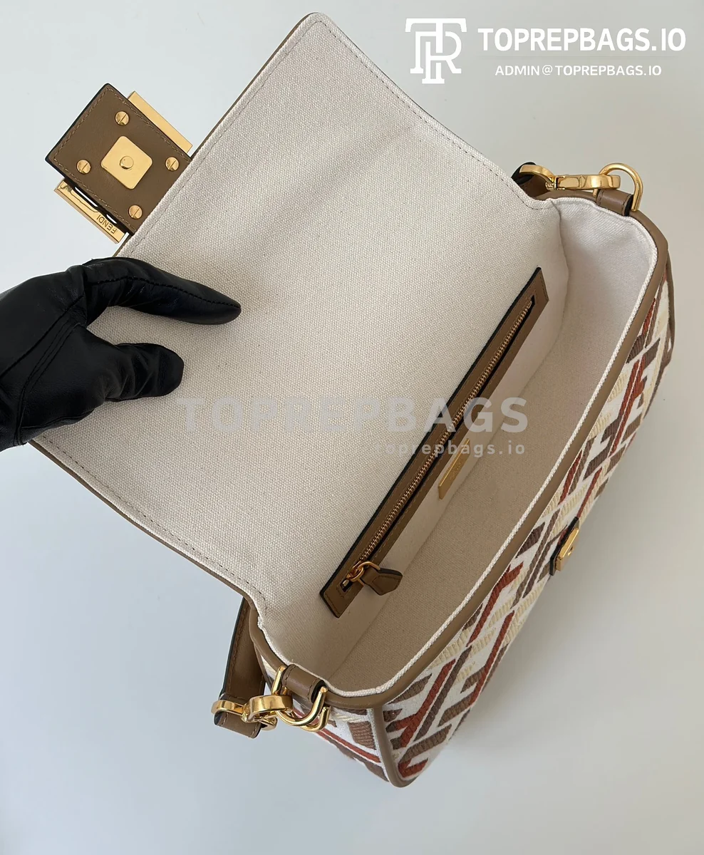 i1758535587_4041_8 Fendi Baguette in Beige