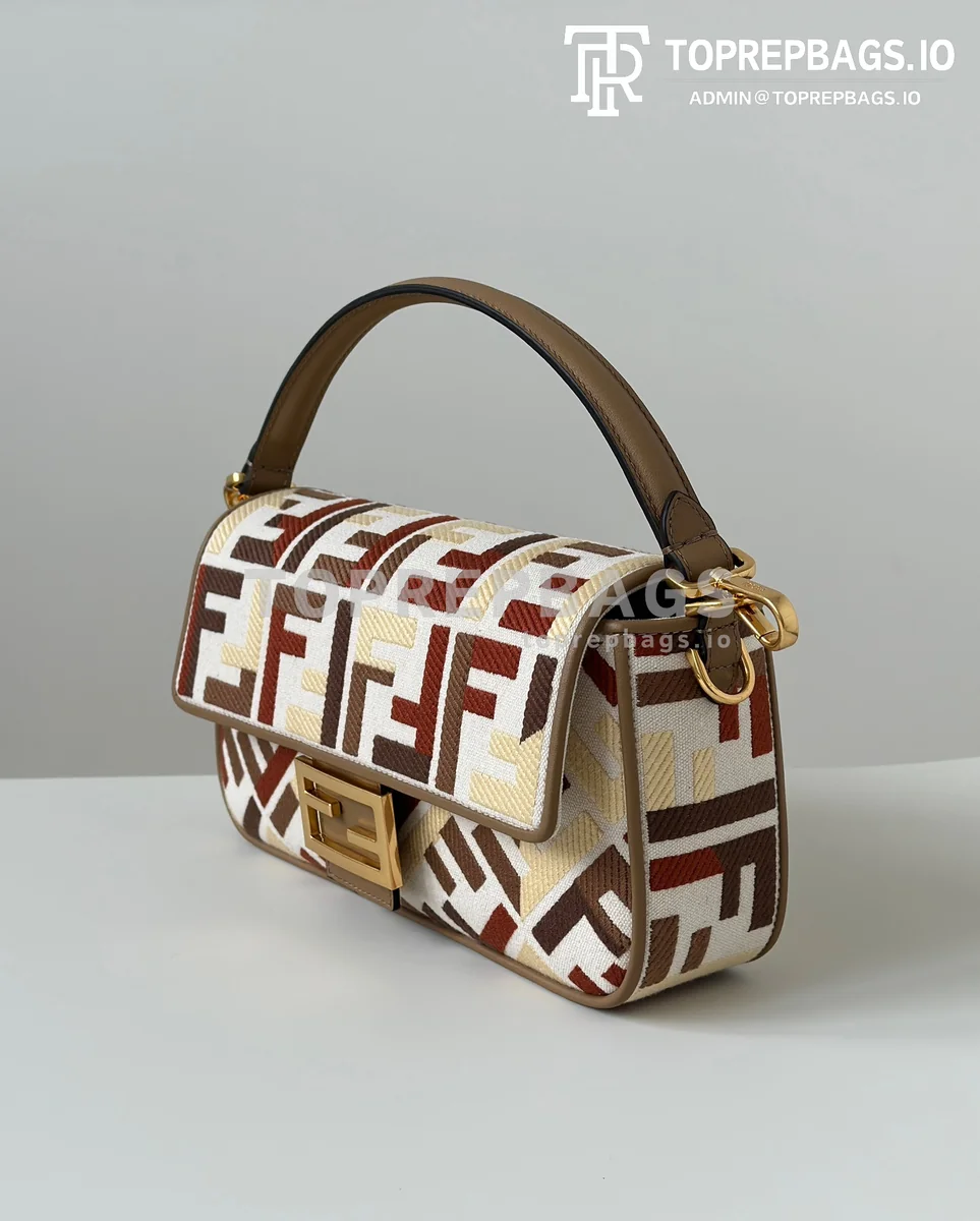 i1758535587_7211_2 Fendi Baguette in Beige