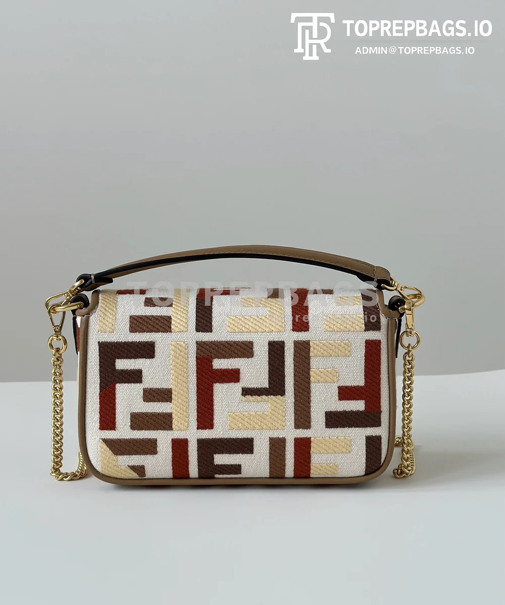 i1758536031_1094_3 Fendi Baguette in Beige