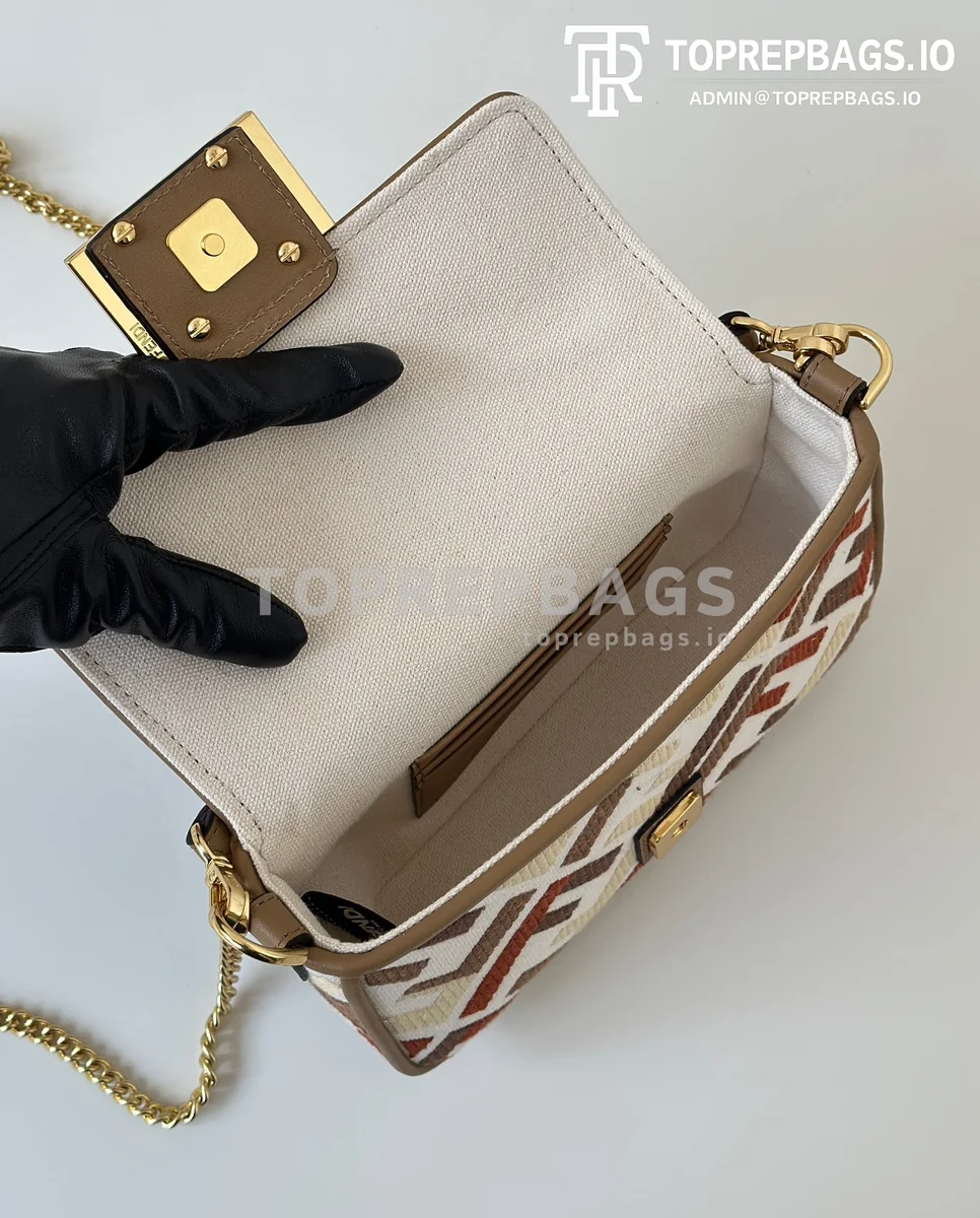 i1758536031_3070_8 Fendi Baguette in Beige
