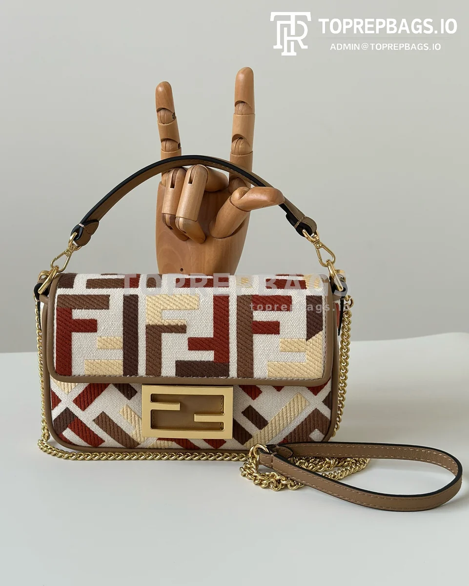 i1758536031_3325_1 Fendi Baguette in Beige