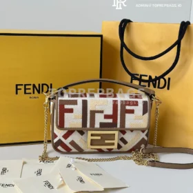 i1758536031_3992_0 Fendi Baguette in Beige