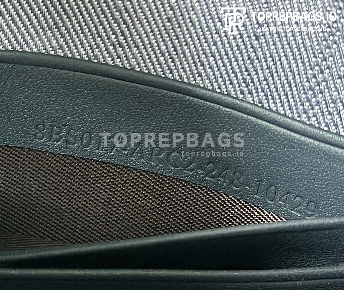 i1759227976338_8950_0_8 Fendi Baguette in Grey
