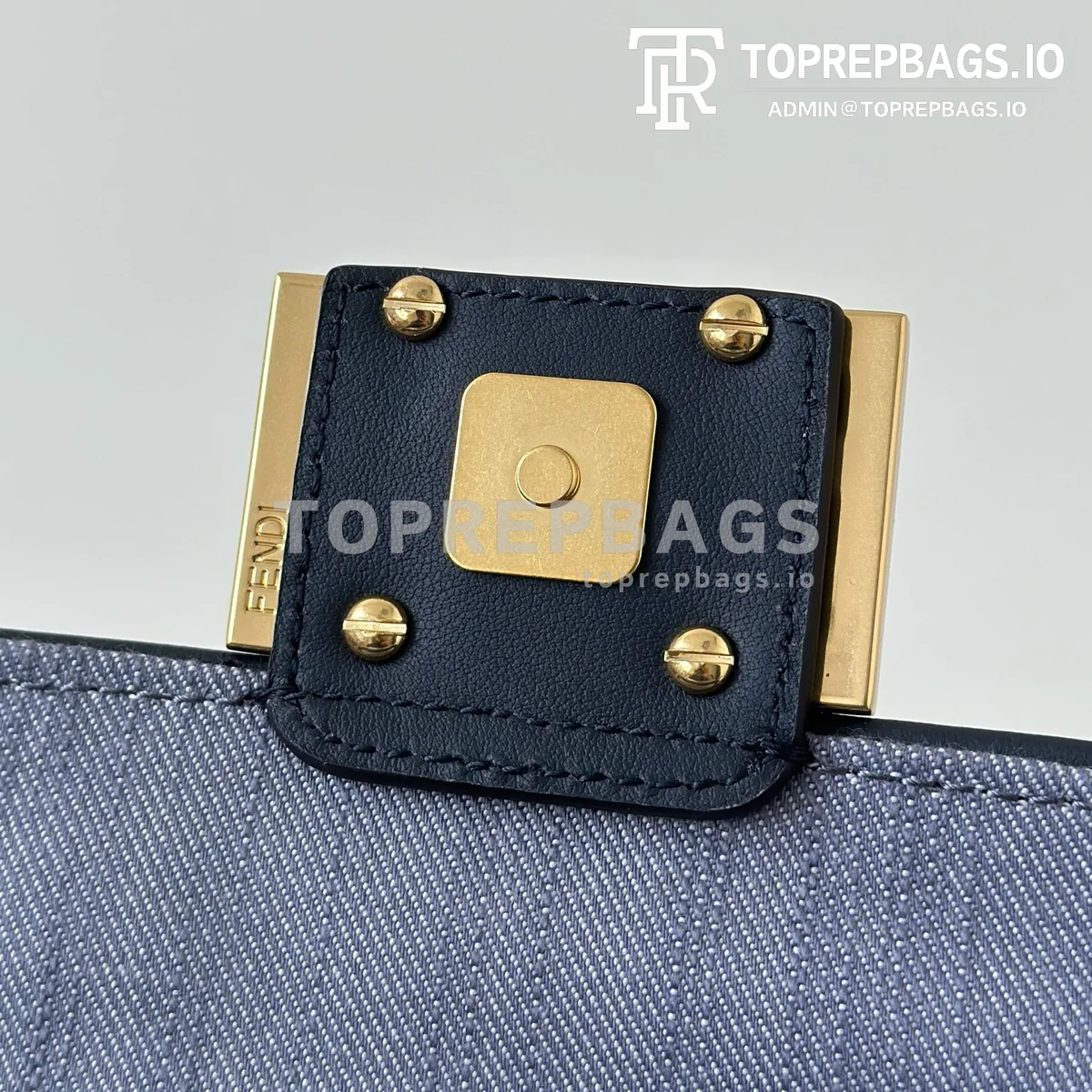 i1759227977655_3371_0_5 Fendi Baguette in Grey