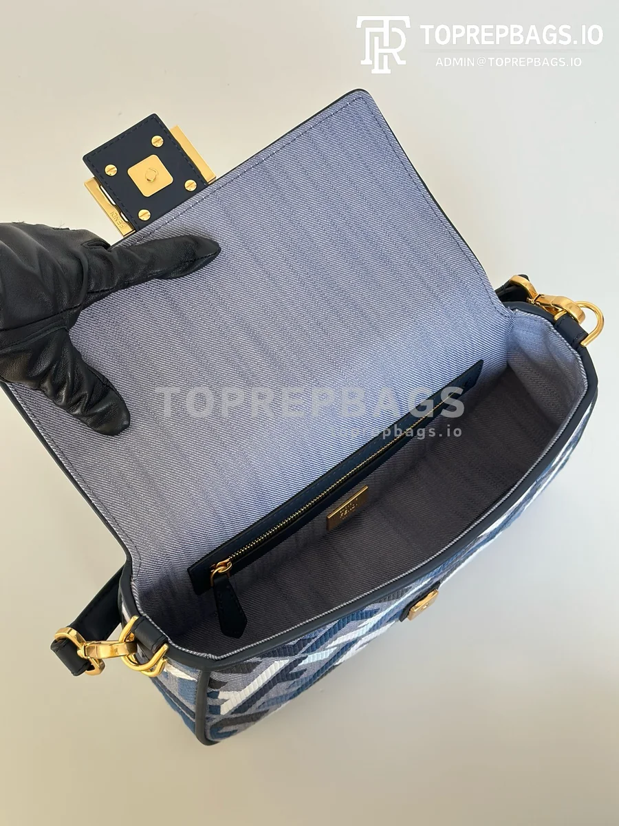 i1765181278425_5748_0_11 Fendi Baguette in Grey