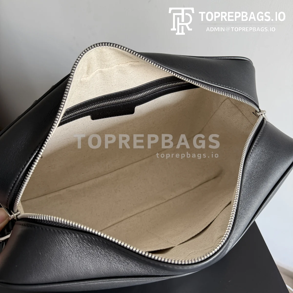 i1768296635501_6982_0_5 Bottega Veneta Intrecciato Large Camera Bag in Black