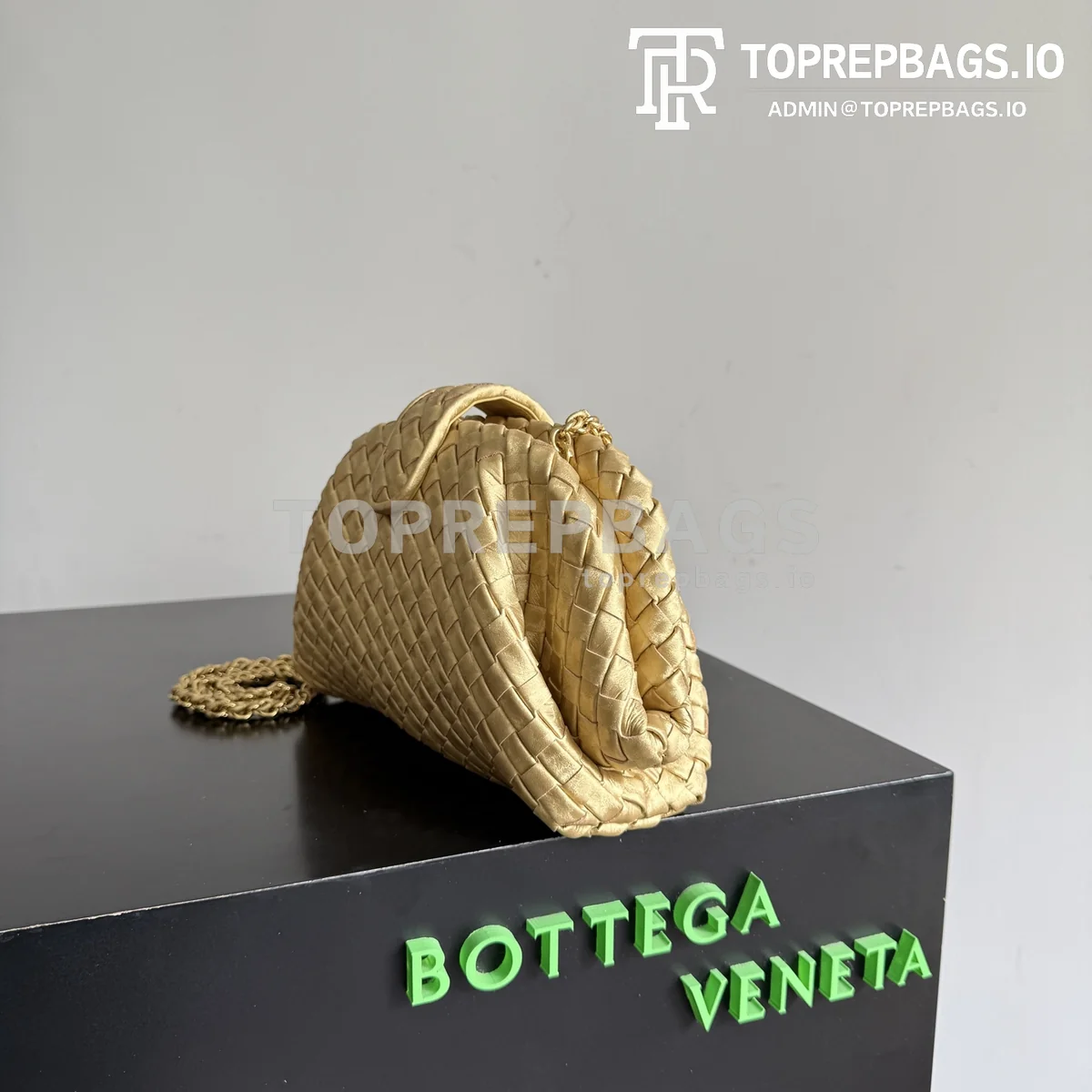 Bottega Veneta Lauren 1980 Small in Gold
