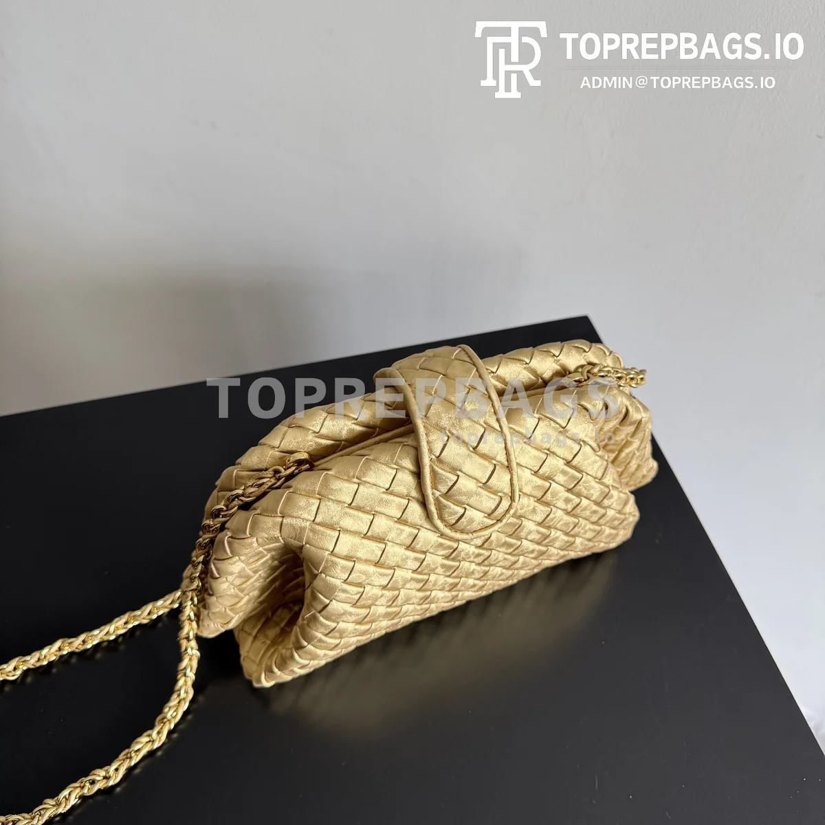 i1770373317071_1136_0_3 Bottega Veneta Lauren 1980 Small in Gold