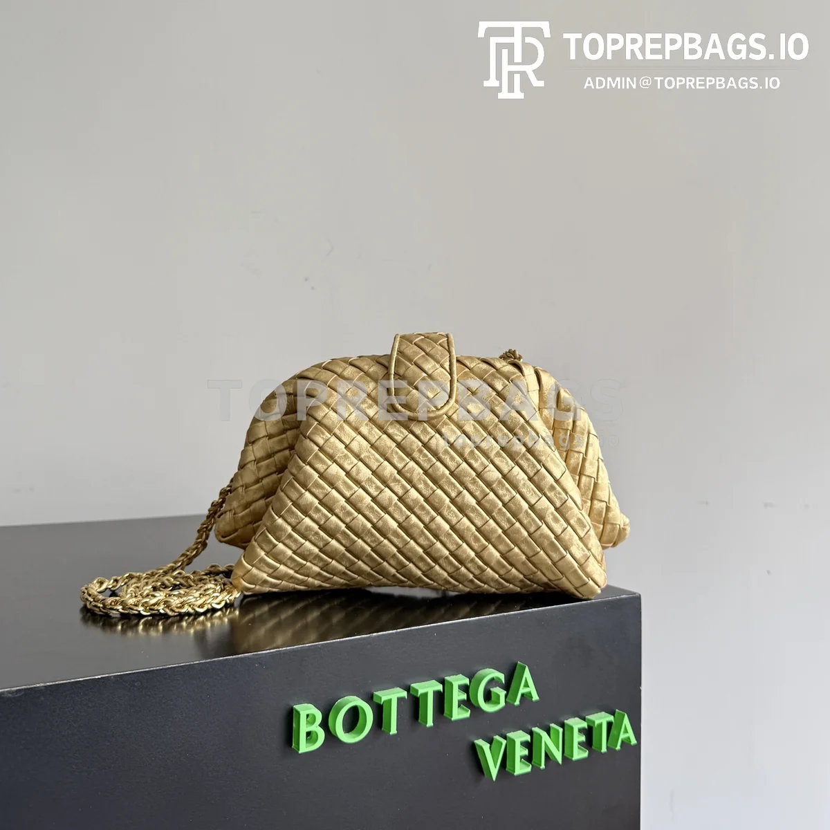i1770373319006_8016_0_0 Bottega Veneta Lauren 1980 Small in Gold