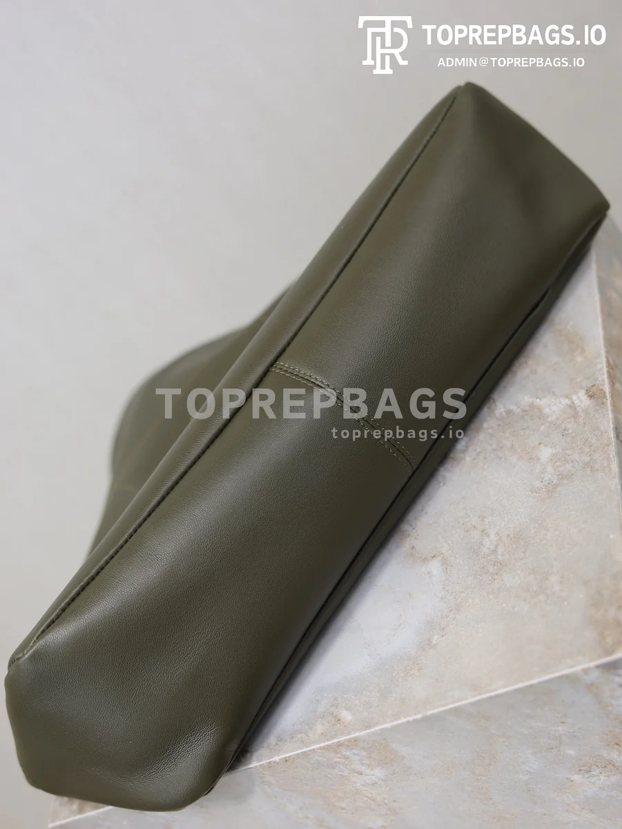 i1773216756866_1446_0_8 YSL Jamie 4.3 Large Pochon Bucket in Green