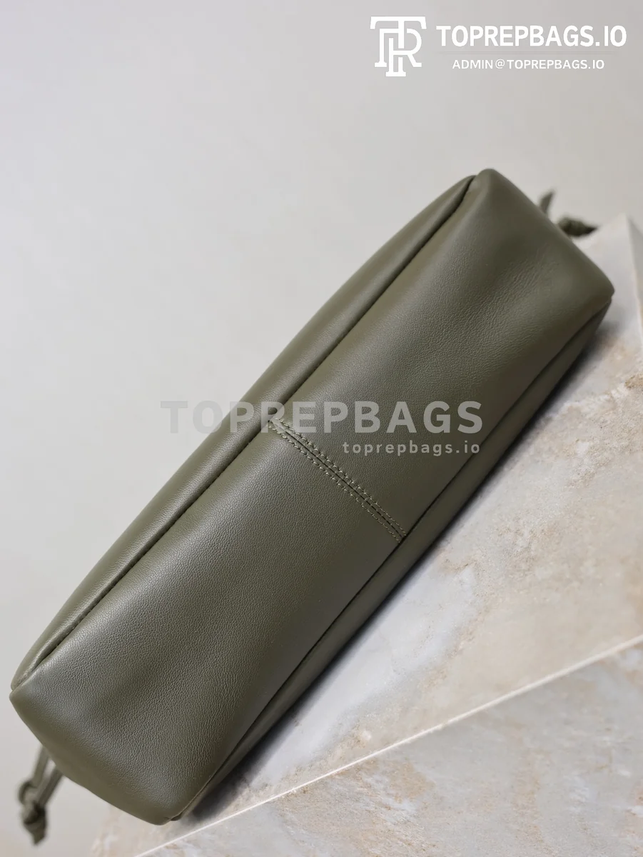i1773216880724_7872_0_8 YSL Jamie 4.3 Large Pochon Bucket in Green