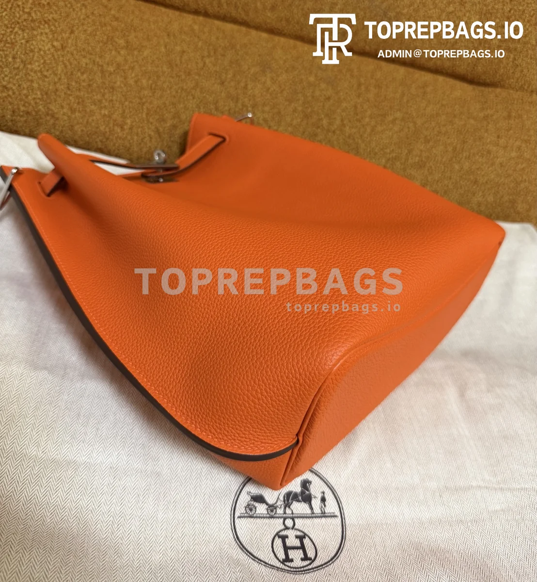 i1774762142006_9227_0_2 Hermes Kelly Bucket in Orange