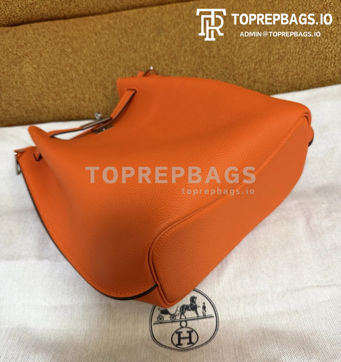 i1774762142082_9598_0_3 Hermes Kelly Bucket in Orange