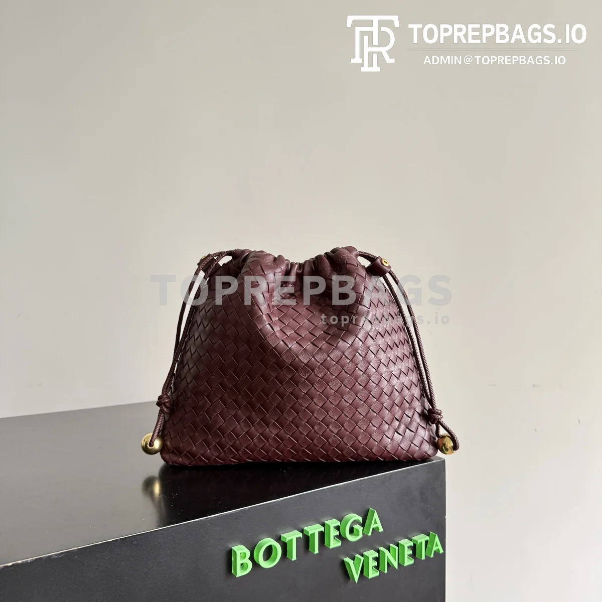 i1774850496459_2755_0_0 Bottega Veneta Dustbag in Burgundy