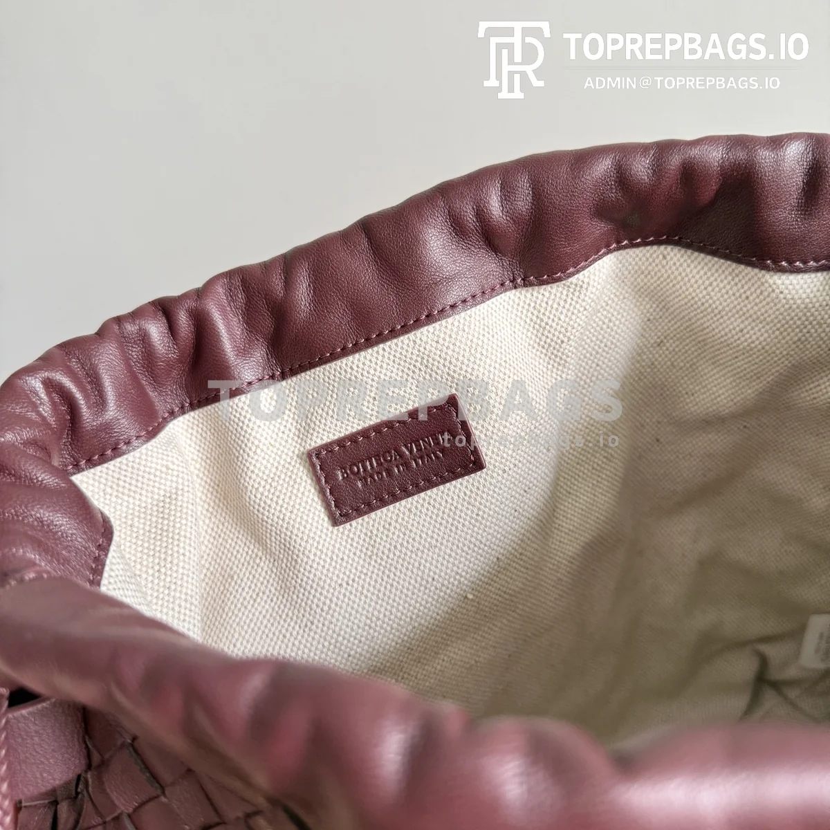 i1774850498596_8331_0_5 Bottega Veneta Dustbag in Burgundy