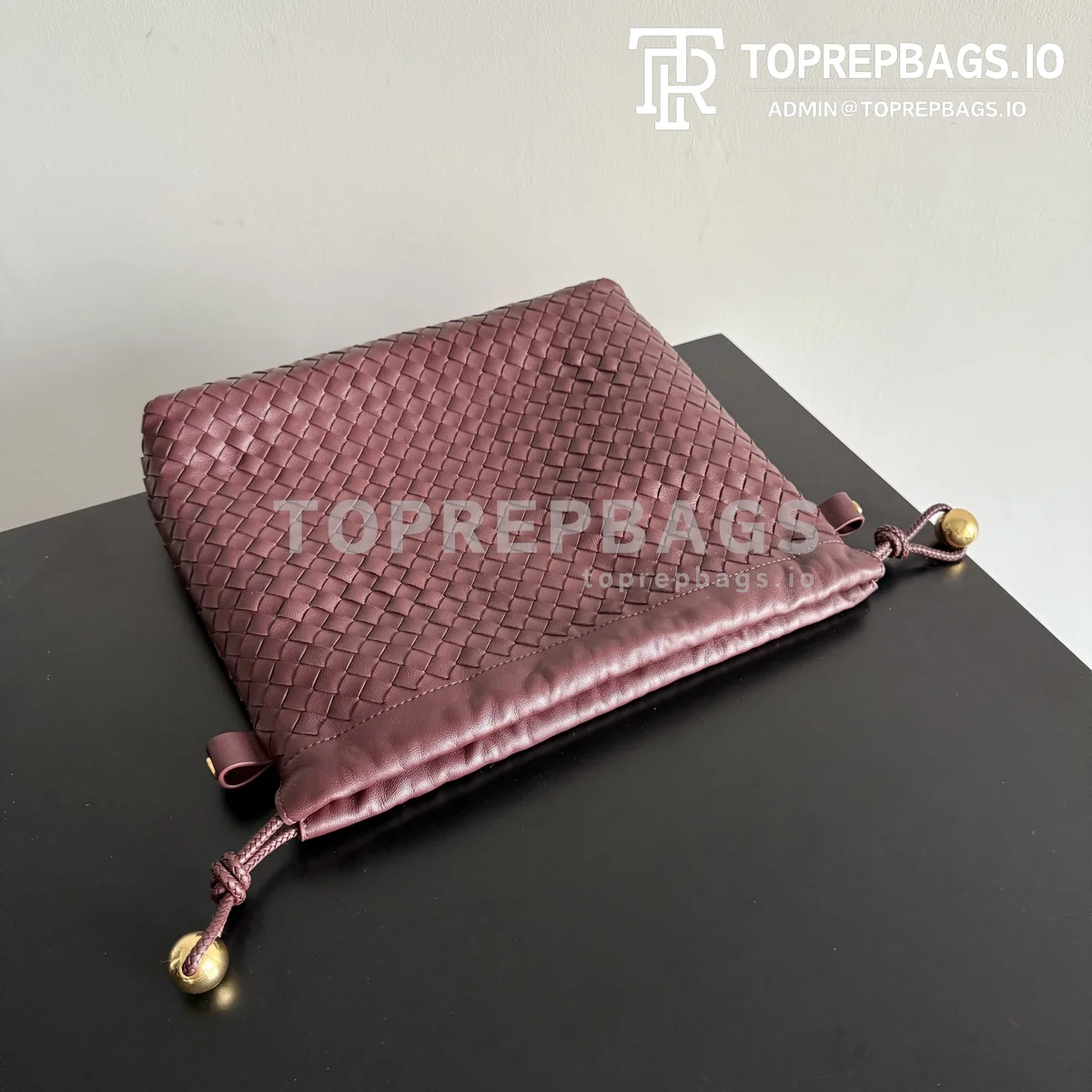 i1774850500160_9112_0_7 Bottega Veneta Dustbag in Burgundy