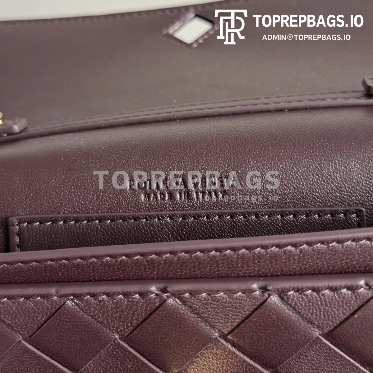 i1774949085972_3337_0_7 Bottega Veneta Andiamo in Burgundy