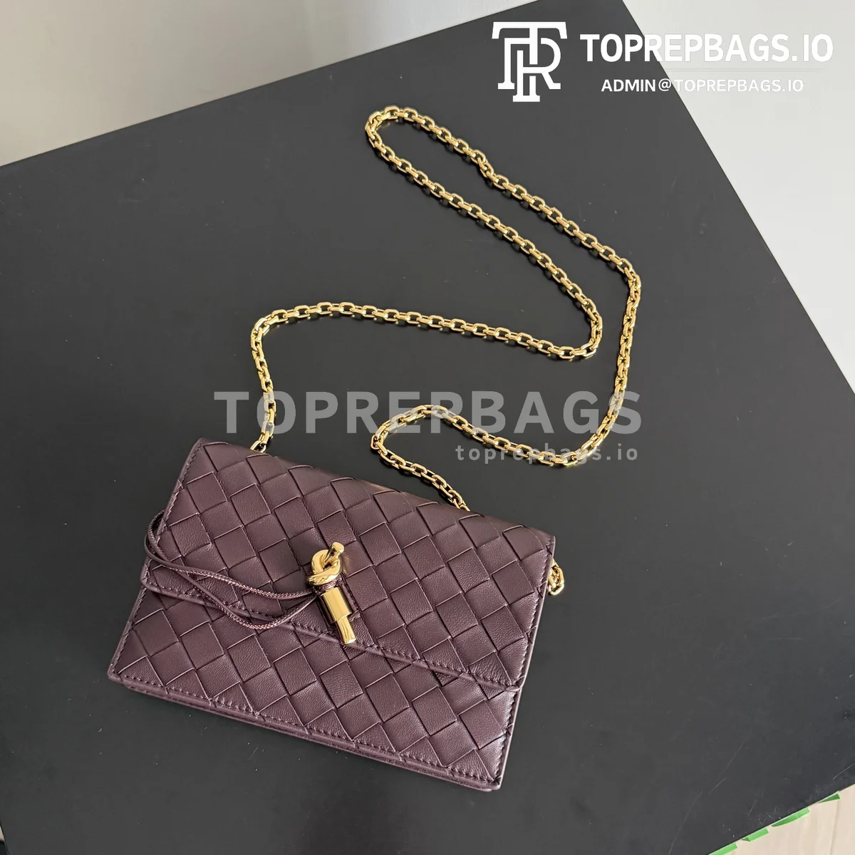 i1774949090156_2882_0_4 Bottega Veneta Andiamo in Burgundy