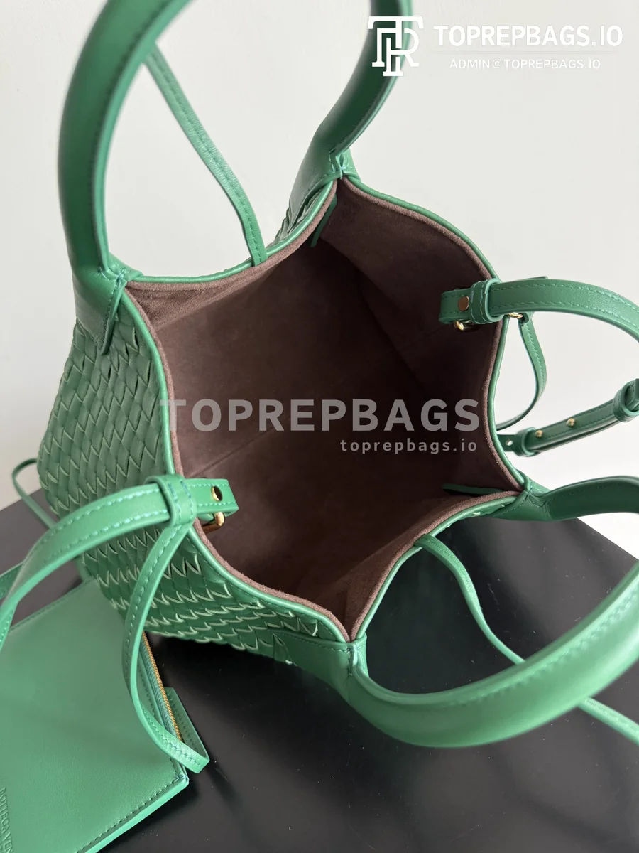 i1774949222399_888_0_5 Bottega Veneta Pinacoteca in Green