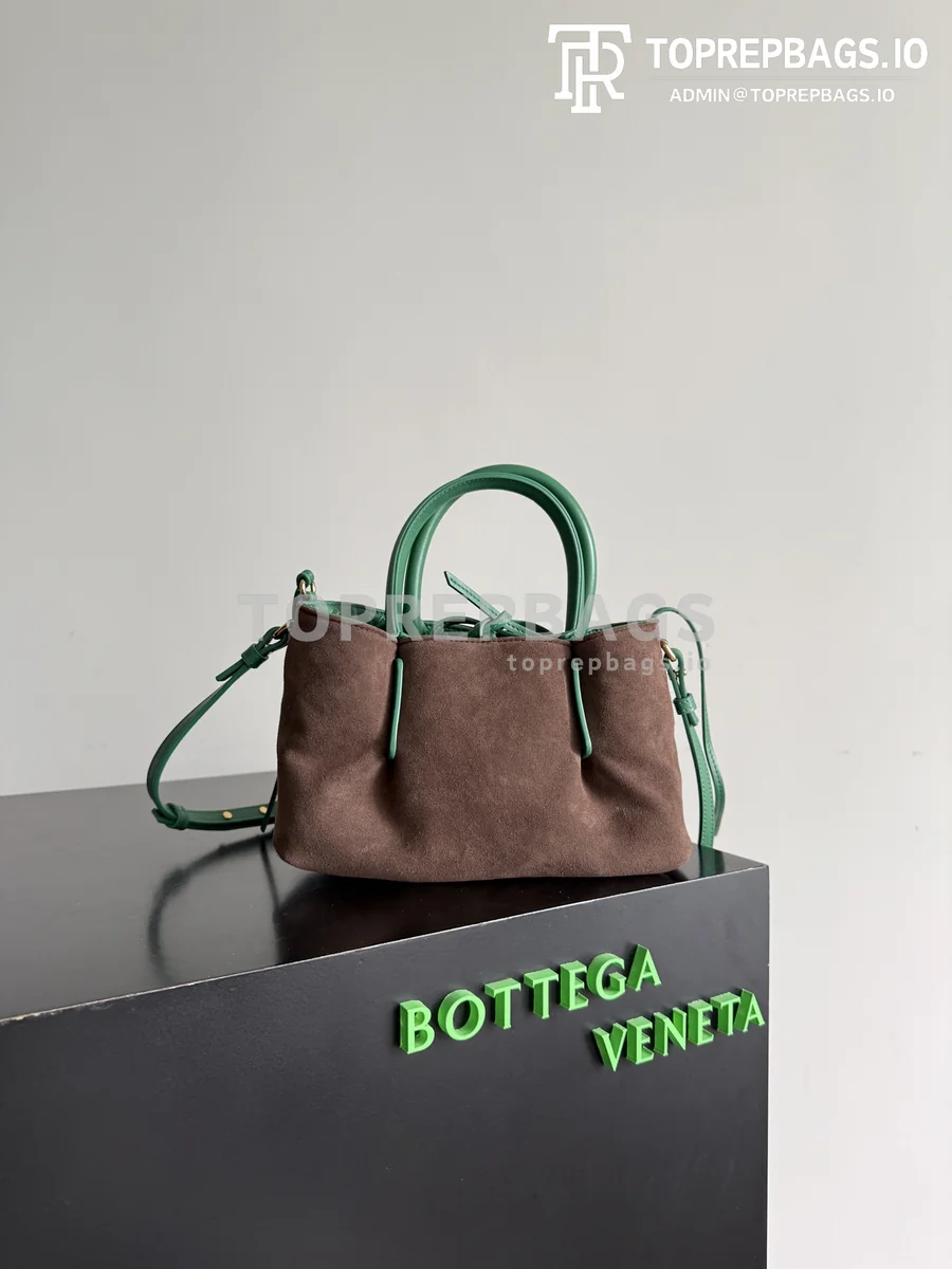 i1774949222503_759_0_7 Bottega Veneta Pinacoteca in Green