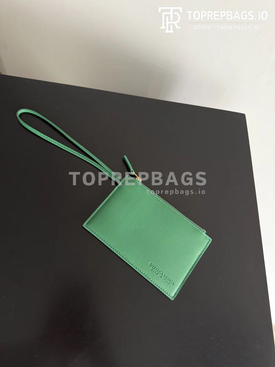 i1774949224970_5627_0_6 Bottega Veneta Pinacoteca in Green