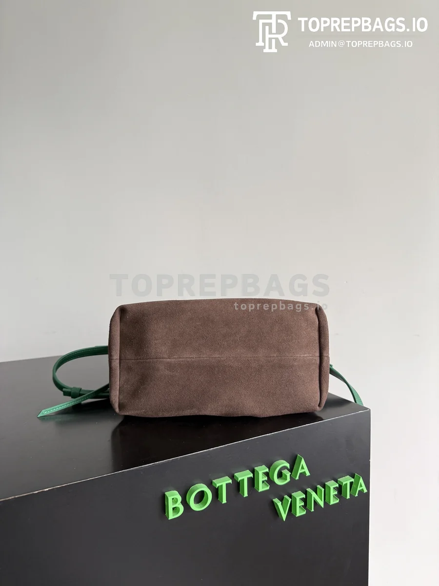 i1774949224976_1634_0_8 Bottega Veneta Pinacoteca in Green