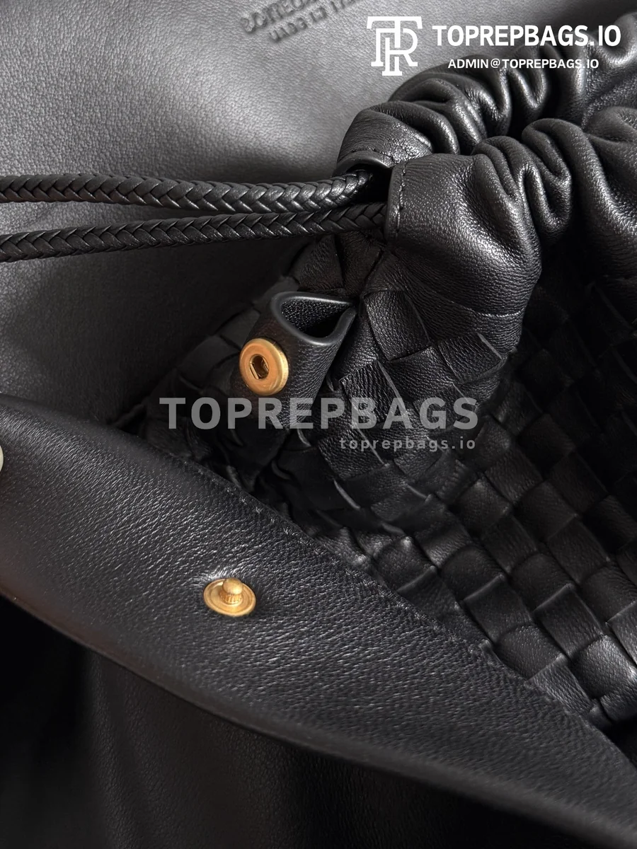 i1774949703375_5689_0_4 Bottega Veneta Barbara in Black