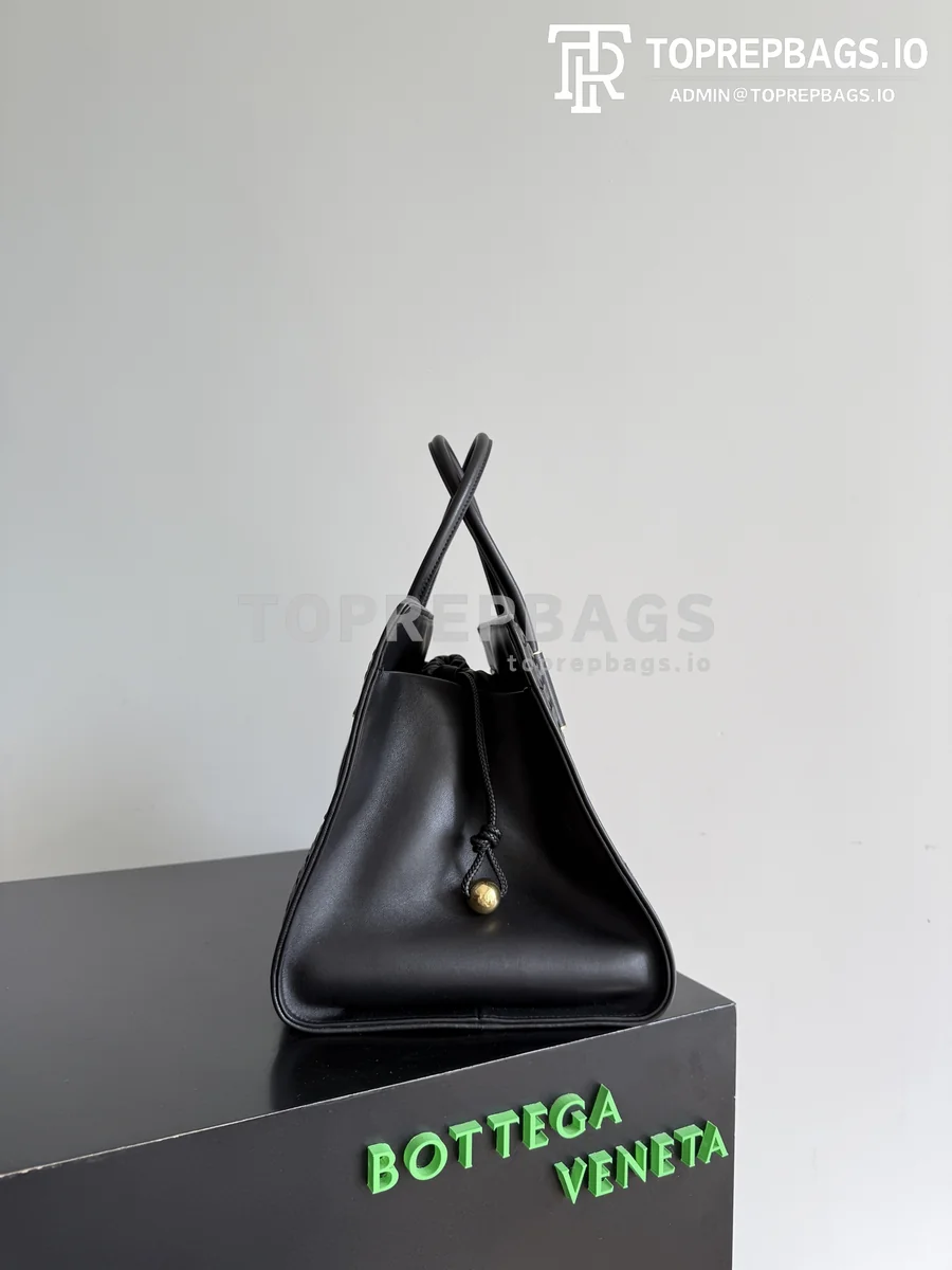 i1774949703571_3760_0_3 Bottega Veneta Barbara in Black