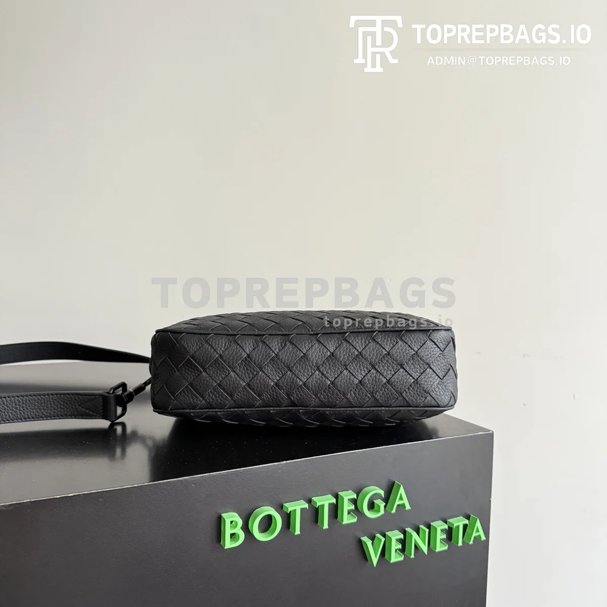 i1776069304285_6057_0_2 Bottega Veneta Handbag Camera Bag in Black