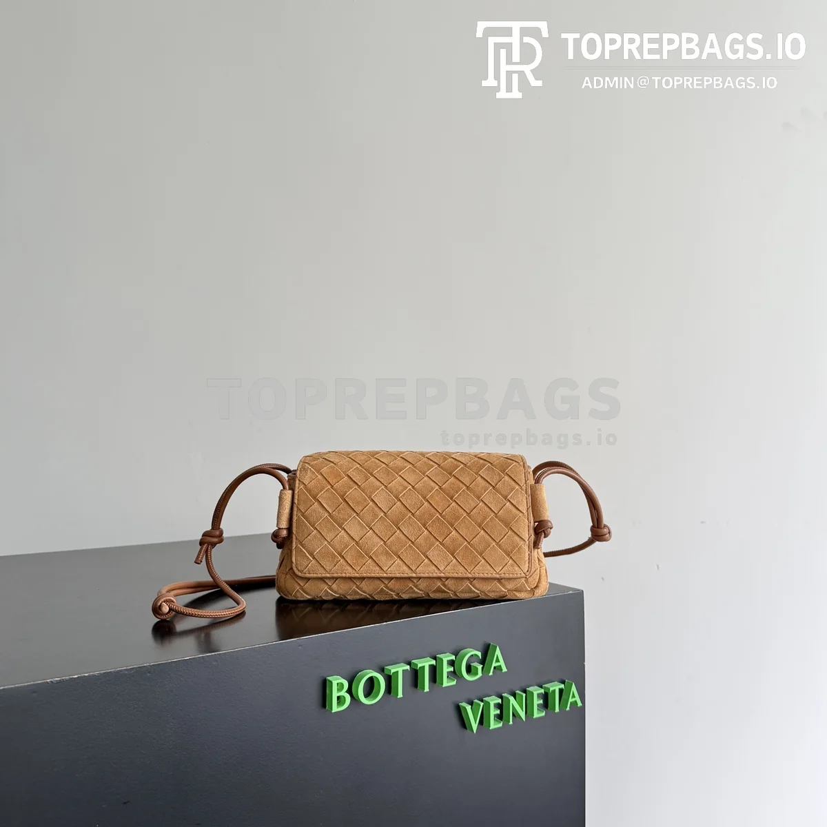 i1776414344385_9944_0_0 Bottega Veneta Notturno in Brown