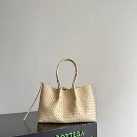 i1776681398854_8591_0_0 Bottega Veneta Pinacoteca Small in Beige