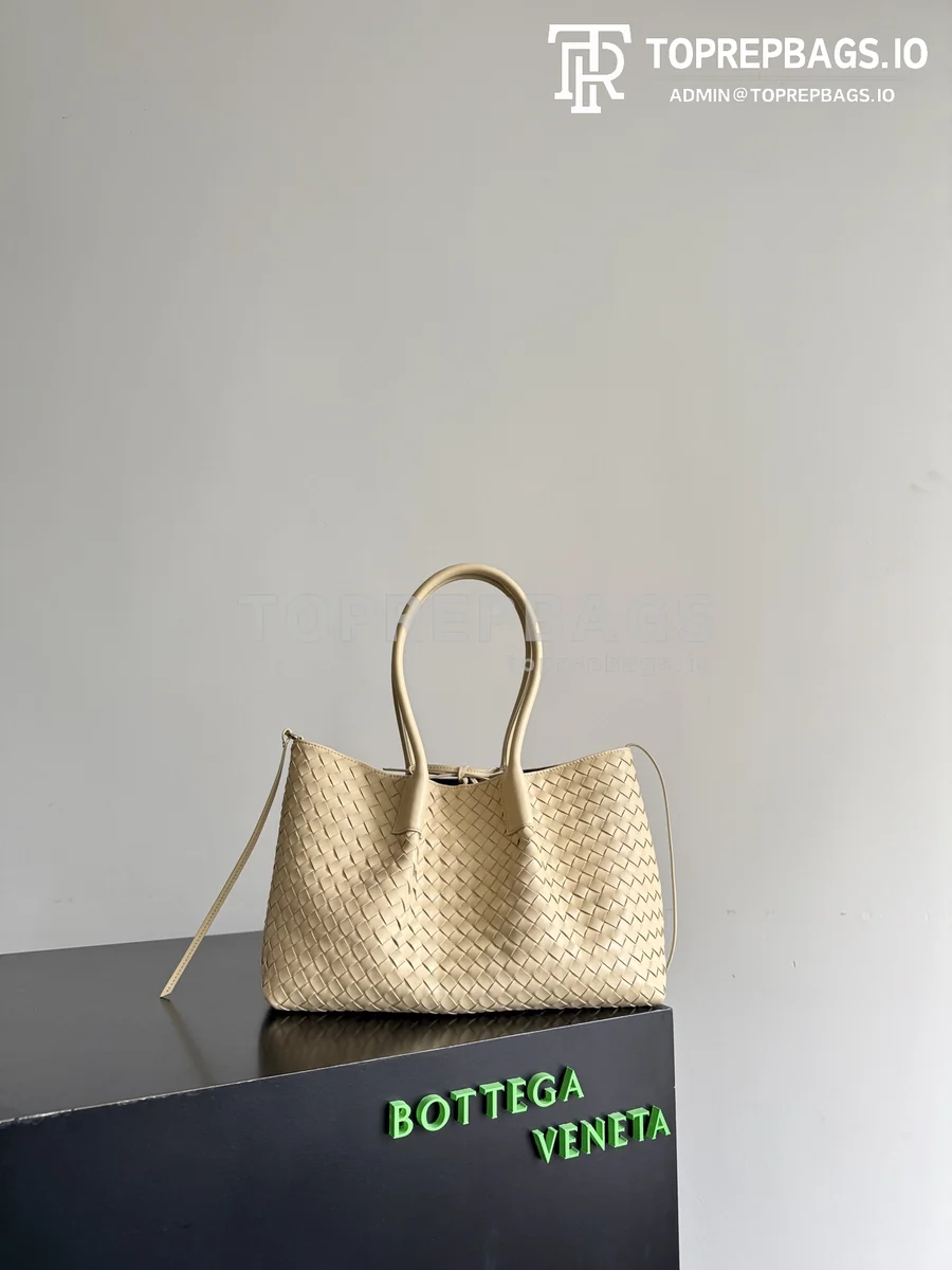 i1776681398854_8591_0_0 Bottega Veneta Pinacoteca Small in Beige