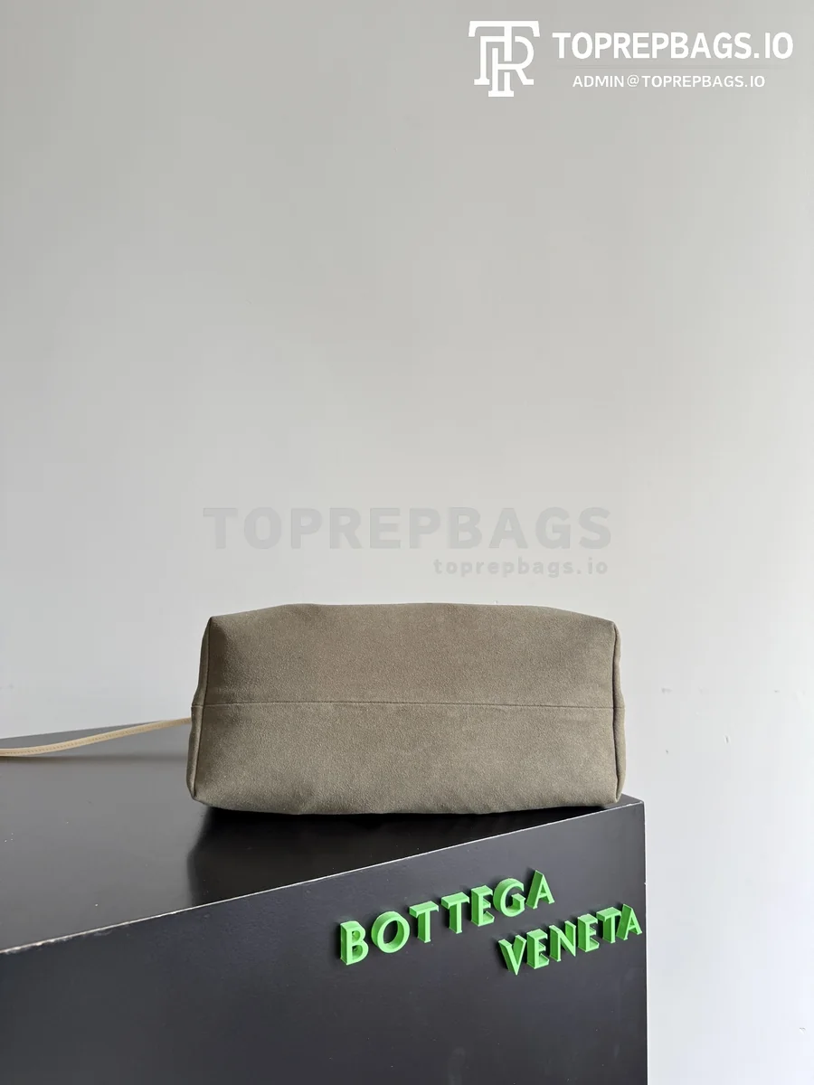 i1776681399507_7943_0_8 Bottega Veneta Pinacoteca Small in Beige