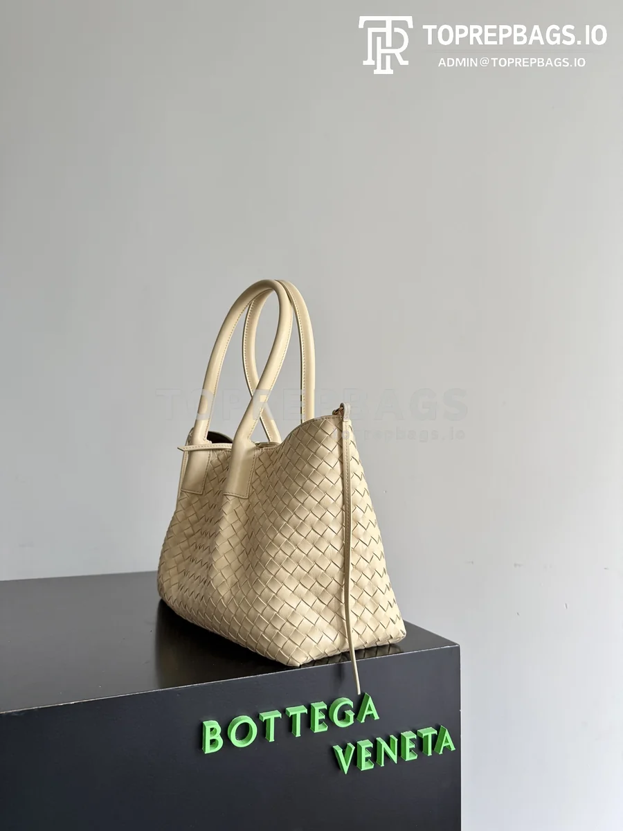 i1776681401661_5959_0_1 Bottega Veneta Pinacoteca Small in Beige