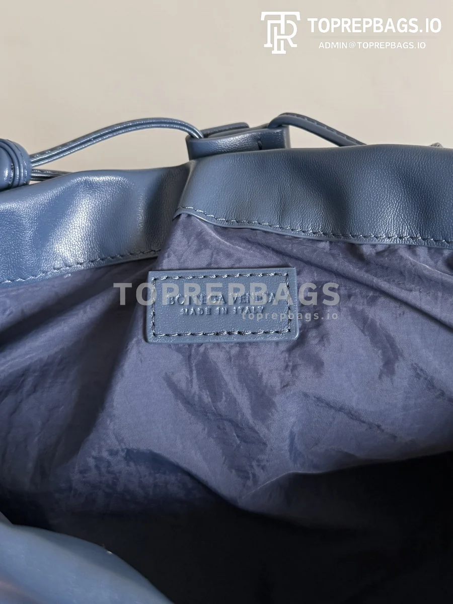 i1776681507892_8592_0_6 Bottega Veneta Dustbag 22 Bag Hobo in Blue