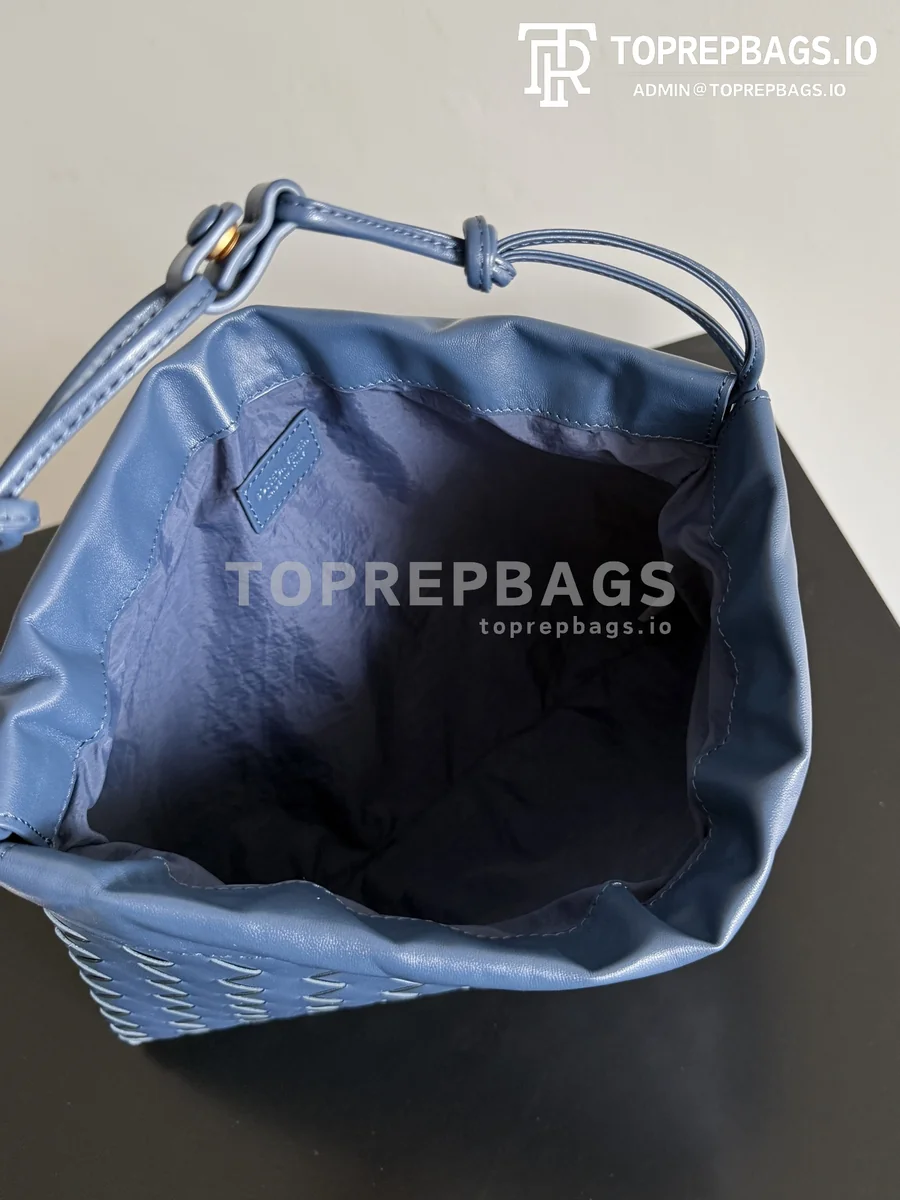 i1776681507991_4793_0_7 Bottega Veneta Dustbag 22 Bag Hobo in Blue