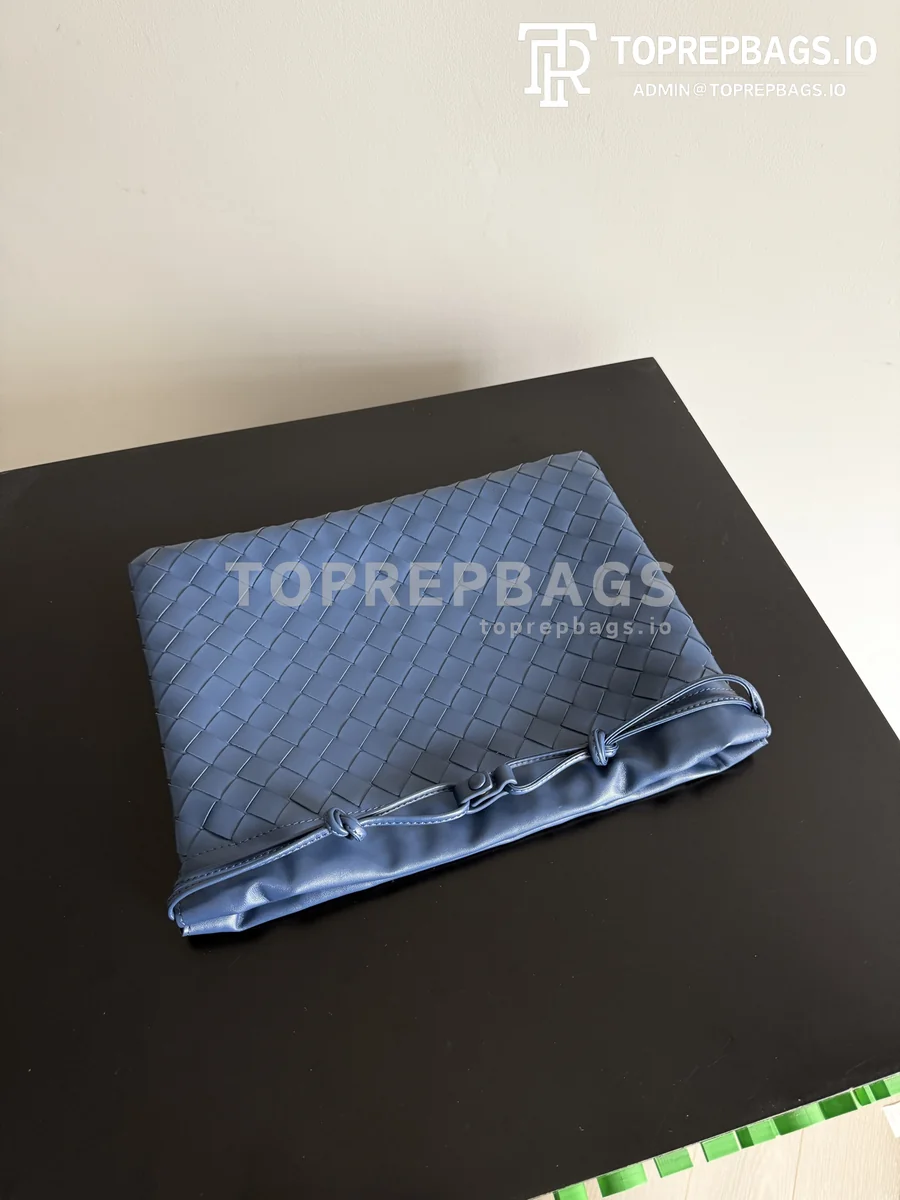 i1776681508076_7954_0_8 Bottega Veneta Dustbag 22 Bag Hobo in Blue