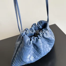 Bottega Veneta Dustbag 22 Bag Hobo in Blue