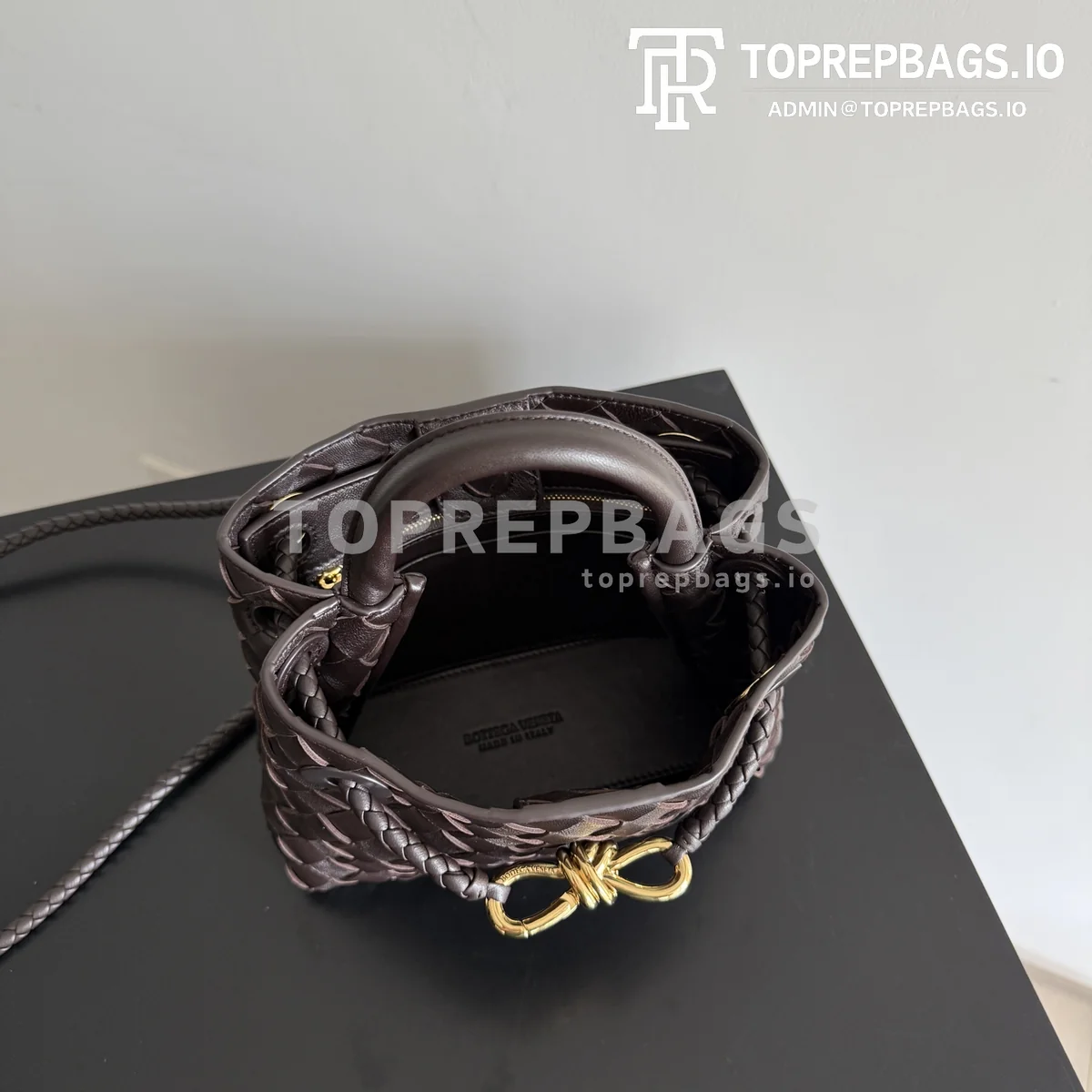 i1776681752274_507_0_6 Bottega Veneta Andiamo Mini in Brown